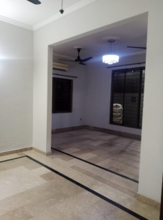 10 Marla Upper Portion Availble For Rent In G-13, G-13