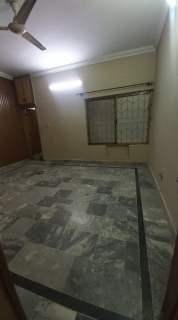 8 marla uppar Portion available for Rent, Airport Housing Society