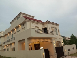 10 Marla Brand New House available for sale, Bahria Town