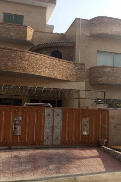 12 Marla House in E11 Islamabad for Sale