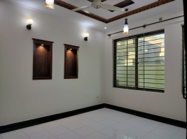 Used Beautiful Luxury 25 X 40 House For Sale In G13 Islamabad, G-13