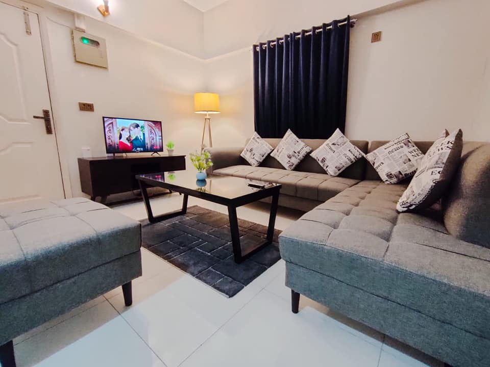 Fully furnished One Bed Appartment with all necessary appliances available on rent per day basis for