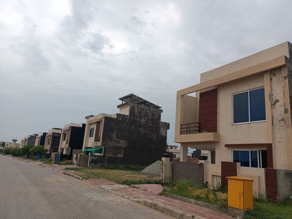 5 Marla used house For sale in M block Phase 8 Bahria Town Rawalpindi, Bahria Town Rawalpindi